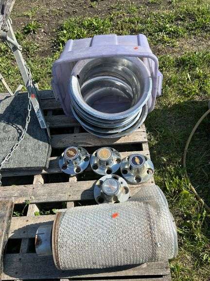 Beauty rings, GM Centre caps, muffler