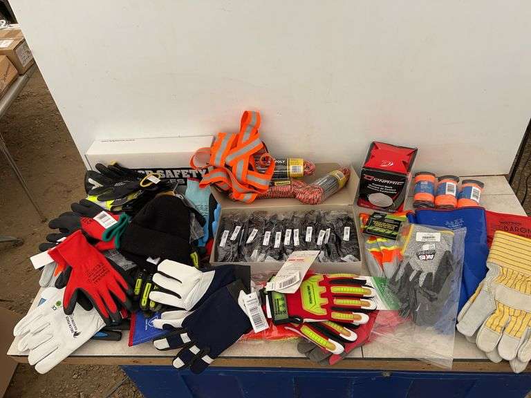 Qty of assorted styles & sizes of gloves, safety glasses, dust masks etc