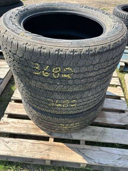 3 tires 275/55R20