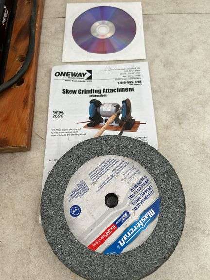 Mastercraft 6" bench grinder c/w Oneway chisel sharpening jig
