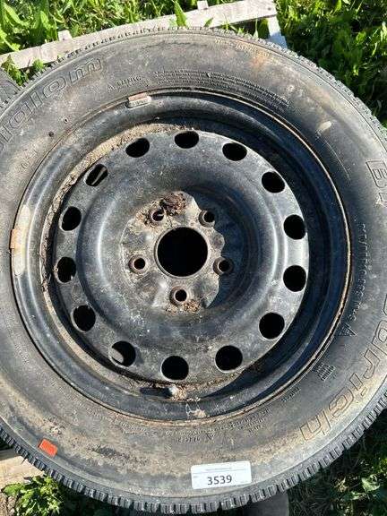 4 Winter tires/rims 215/65R16