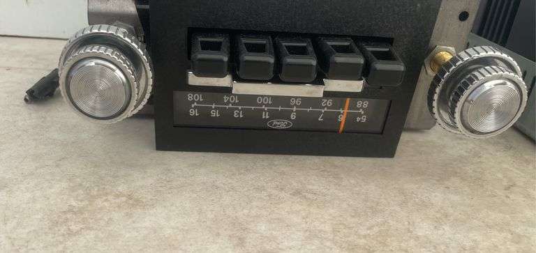 2 Radios - 1 out of a 79 T-Bird and 1 out of a 06 Monte Carlo, 2 Thunderbird hub caps