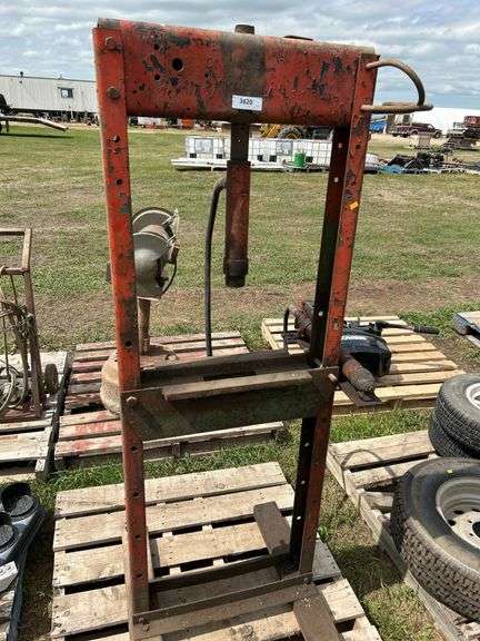 Small manual drill press