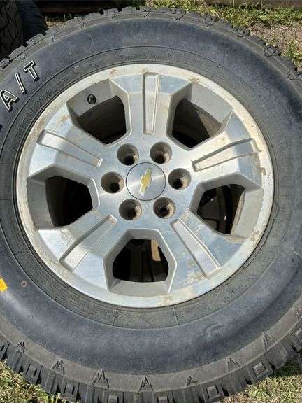4 GM tires/rims LT285/70R18