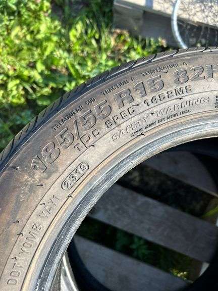 Pair of Kumho 185/55R15 tire