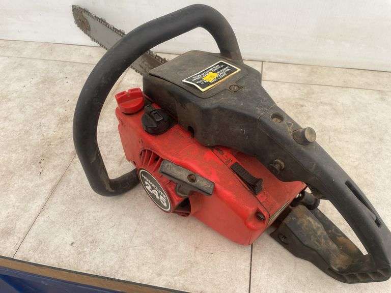 Homelite￼ 245 chainsaw on tested as no gas but has nice compression ￼