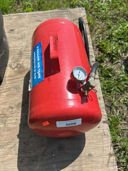 Air tank