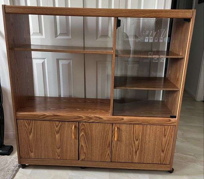 OFFSITE KINISTINO: TV Stand 47" L x 47" H x 16" D