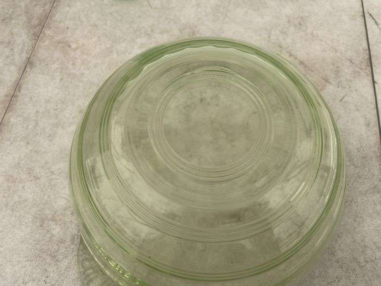 2 pieces of Uranium glass, glows under UV light