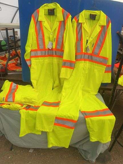 5 light weight high-viz coveralls - Sizes - 1-XL, 2-2XL, and 1-3XL