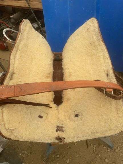 16" saddle - Custom made by Buffalo Saddlery