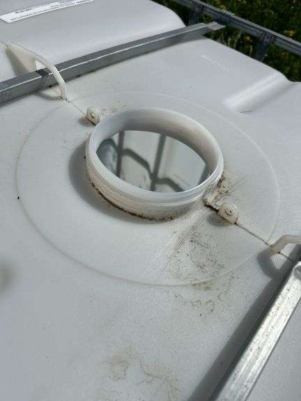 1000L chemical tote had food grade glycol in it NO LID