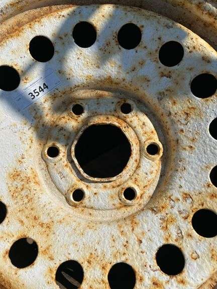 Bridgestone tire/rim P265/70R17