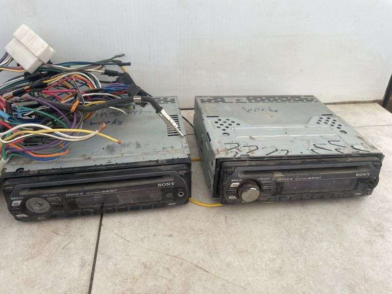 Quantity of car radios condition unknown