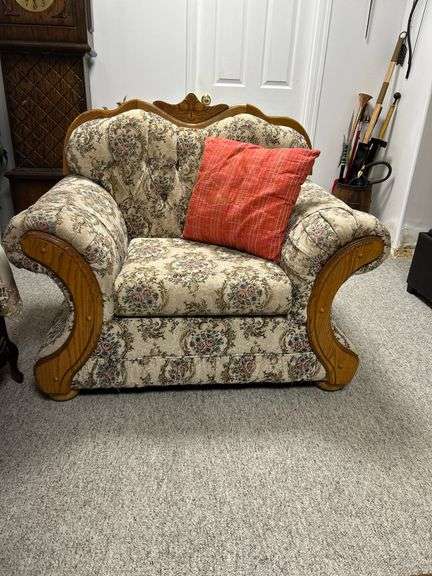 OFFSITE MELFORT: Chair