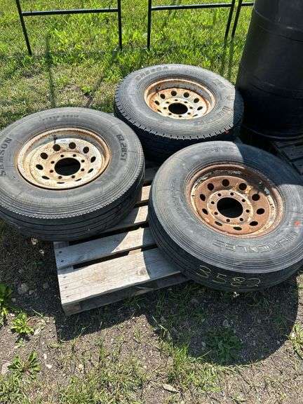 3 tires/rims ST235/85R16