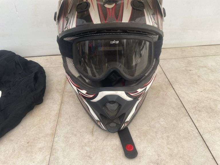 THH Helmet - size XL comes with goggles