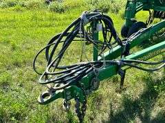 2002 John Deere 1820 40 Air Seeder & 1910 Air Tank