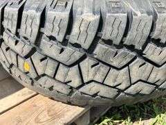 4 GM tires/rims LT285/70R18