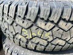 4 GM tires/rims LT285/70R18