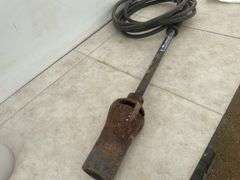 Tiger torch comes with cast-iron head, no regulator