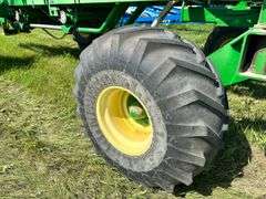 2002 John Deere 1820 40 Air Seeder & 1910 Air Tank