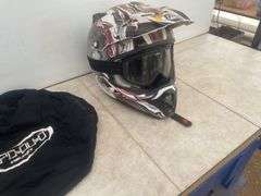 THH Helmet - size XL comes with goggles