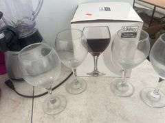 Hamilton Beach blender, Melitta electric kettle, can opener etc.