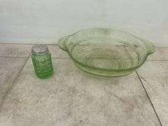 2 pieces of Uranium glass, glows under UV light