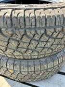 Pair of tires Pirelli 275/65R18