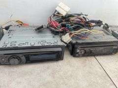 Quantity of car radios condition unknown