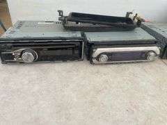 Quantity of car radios condition unknown
