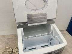 Ice maker-owner says in working condition