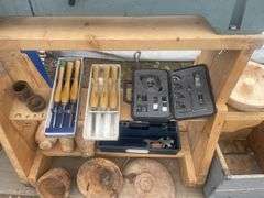 Delta 12" variable speed wood lathe, comes with tooling, face shield and sample bowls
