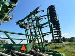2002 John Deere 1820 40 Air Seeder & 1910 Air Tank