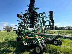 2002 John Deere 1820 40 Air Seeder & 1910 Air Tank