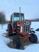 OFFSITE TISDALE: 1977 IHC 1086 tractor