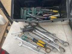 DeWalt recip saw -working - and a tool box with misc tools
