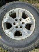 4 GM tires/rims LT285/70R18