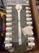 Multi-bit screwdrivers, folding hex key sets, claw hammers, 19pc SAE/METRIC ratchet & socket set