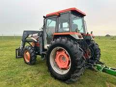Kubota M8950DT w/ Allied 794 Front End Loader