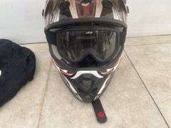THH Helmet - size XL comes with goggles
