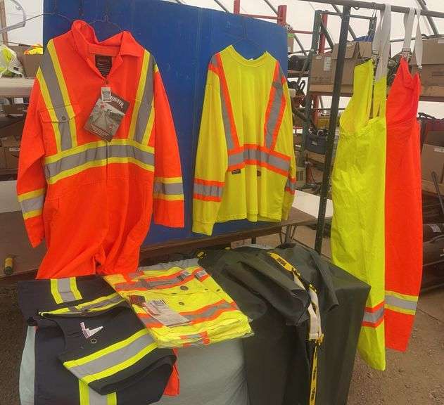 Quantity of 3XL hi-viz and safety wear including oil resistant overalls, light weight bib overalls,