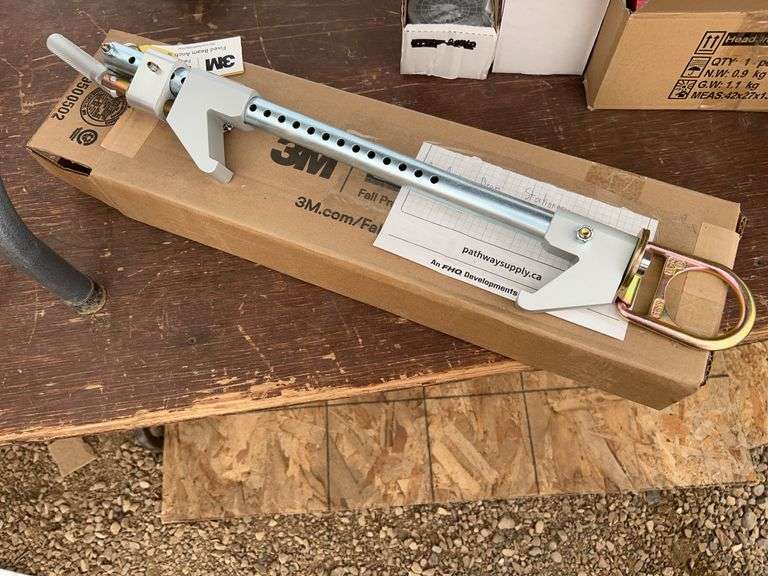 6 of Universal 2pt harness XL, 6 of shock absorbing lanyards 6ft & stationary beam clamp