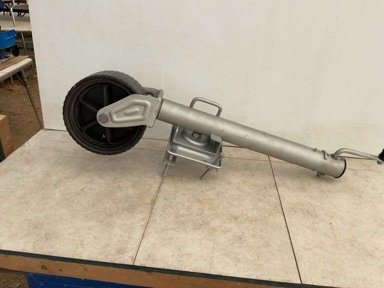 1500 lb. trailer jack comes with the wheel