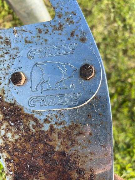 Truck tool box NO KEYS (1 side locked) & Grizzly push bar