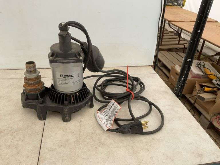 Working 1/3 hp submersible pump comes with float