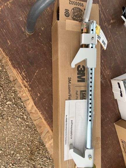 5 of Universal 2pt harness XL, 5of shock absorbing lanyards 6ft & a couple of misc harness’s not in 