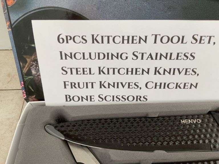 Unused 6 piece kitchen knife set