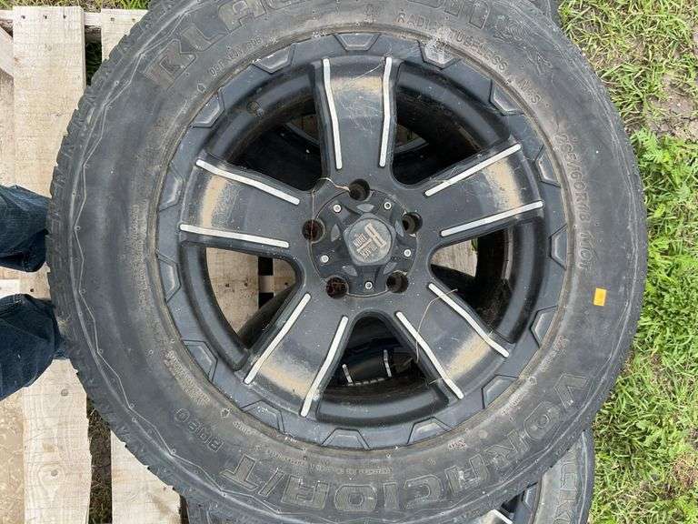 3 tires/rims 264/60R18 - rubber poor